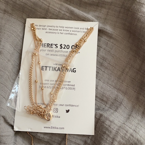 Layered Necklace - Picture 3 of 4